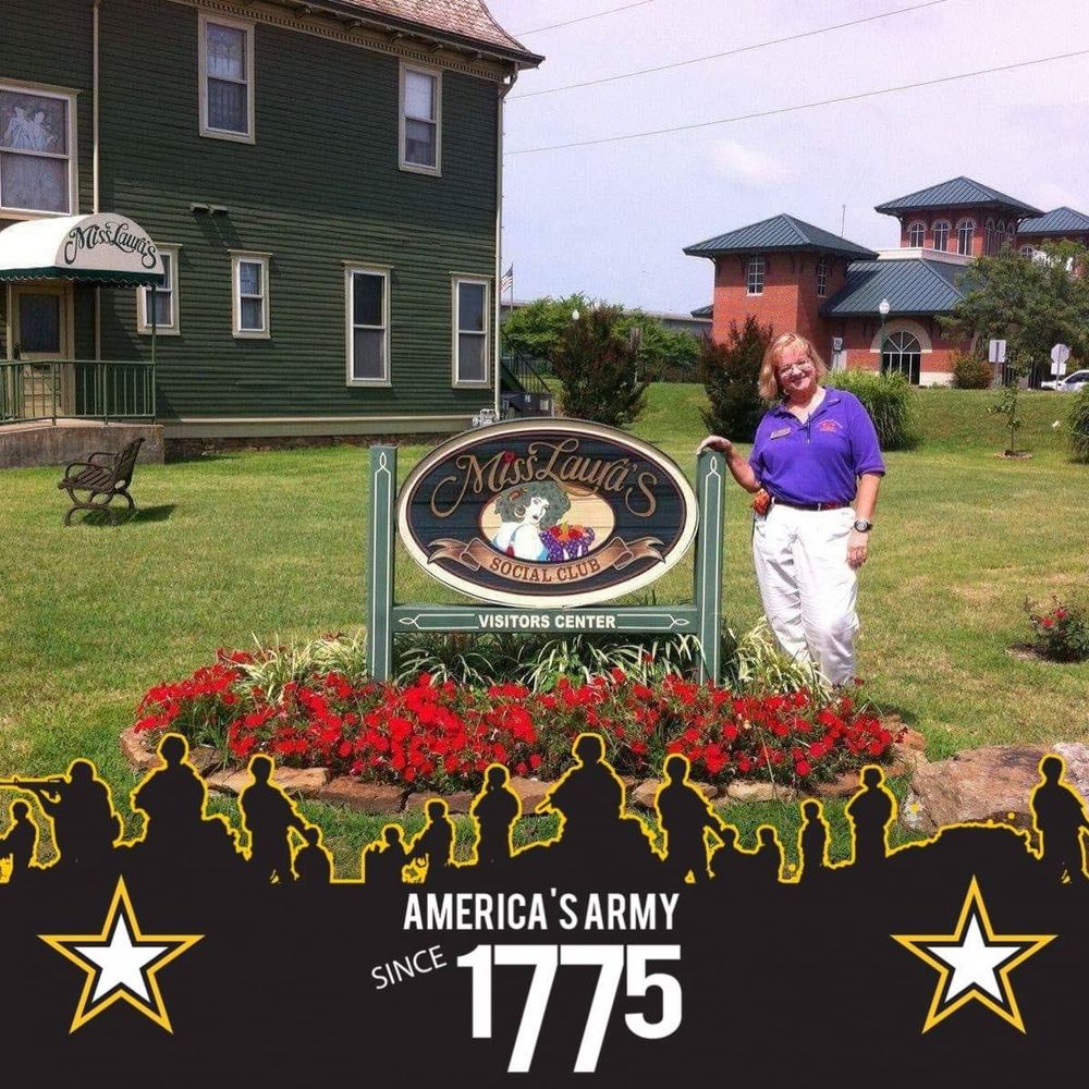 Meet your Posher, Laura